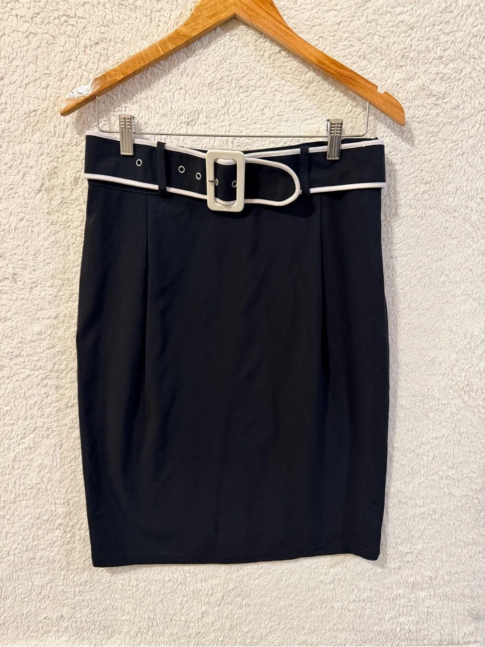 Chocoleite Black Pencil Skirt with White-Trim Belt Accent